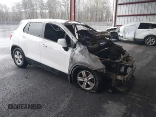 2020 Chevrolet Trax LS z VIN KL7CJNSB9LB057762, wystawiony jako IAAI lot #39109407 z przebiegiem 2 120 mil mil oraz . Historia ofert i sprzedaży dostępna na DreamBid. Obrazek 1.