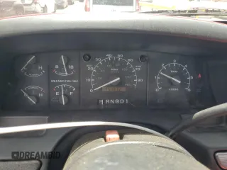 1993 Ford F-150 z VIN 2FTDF15N4PCA95188, wystawiony jako Copart lot #57810385 z przebiegiem 195 093 mil mil oraz Szkoda całkowita • Salvage title. Historia ofert i sprzedaży dostępna na DreamBid. Obrazek 9.