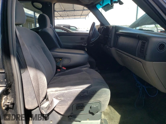 2002 Chevrolet Tahoe LS z VIN 1GNEC13V32J215385, wystawiony jako Copart lot #56666035 z przebiegiem 227 553 mil mil oraz Szkoda całkowita • Salvage title. Historia ofert i sprzedaży dostępna na DreamBid. Obrazek 7.