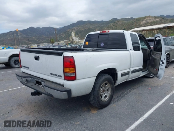 2000 Chevrolet Silverado 1500 LS with VIN 2GCEC19T5Y1195836, listed as a IAAI auction lot 42050991 with 1 mi miles. Bid and sale history available at carsss.com. Image 4.