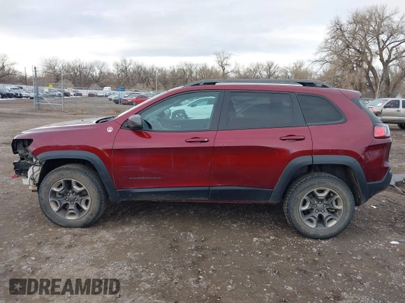 2019 Jeep Cherokee Trailhawk Elite with VIN 1C4PJMBX3KD483704, listed as a IAAI auction lot 40994848 with 176,770 mi miles. Bid and sale history available at carsss.com. Image 15.