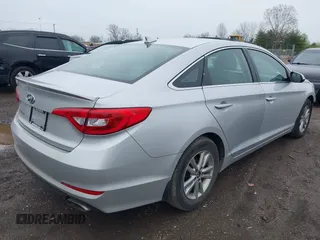 2016 Hyundai Sonata SE z VIN 5NPE24AF2GH392177, wystawiony jako IAAI lot #41956695 z przebiegiem 108 840 mil mil oraz . Historia ofert i sprzedaży dostępna na DreamBid. Obrazek 4.