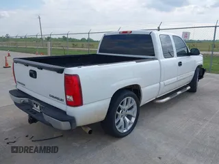 2005 Chevrolet Silverado 1500 LS with VIN 2GCEC19T851312059, listed as a IAAI auction lot 42038341 with 223,642 mi miles and . Bid and sale history available at DreamBid. Image 4.