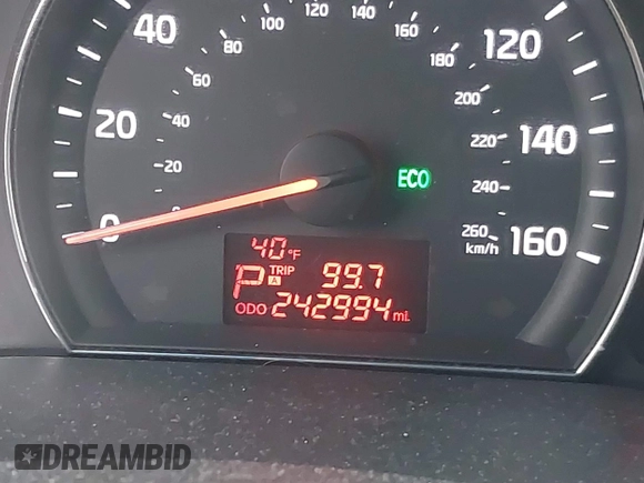 2015 Kia Sorento LX with VIN 5XYKTDA68FG582720, listed as a IAAI auction lot 41872473 with 242,994 mi miles. Bid and sale history available at carsss.com. Image 15.