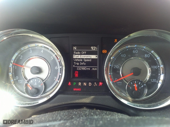 2014 Chrysler Town & Country Touring with VIN 2C4RC1BG1ER164465, listed as a IAAI auction lot 40089826 with 132,980 mi miles. Bid and sale history available at carsss.com. Image 7.