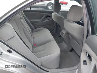 2007 Toyota Camry CE z VIN 4T1BE46K87U188131, wystawiony jako IAAI lot #42378672 z przebiegiem 274 966 mil mil oraz . Historia ofert i sprzedaży dostępna na DreamBid. Obrazek 8.