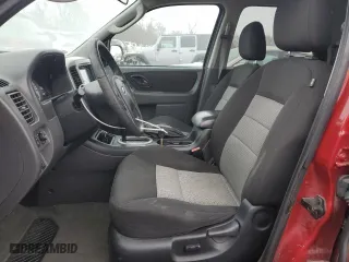 2007 Ford Escape XLT with VIN 1FMCU03167KB95618, listed as a Copart auction lot 45316575 with 173,038 mi miles and Salvage Title. Bid and sale history available at carsss.com. Image 7.