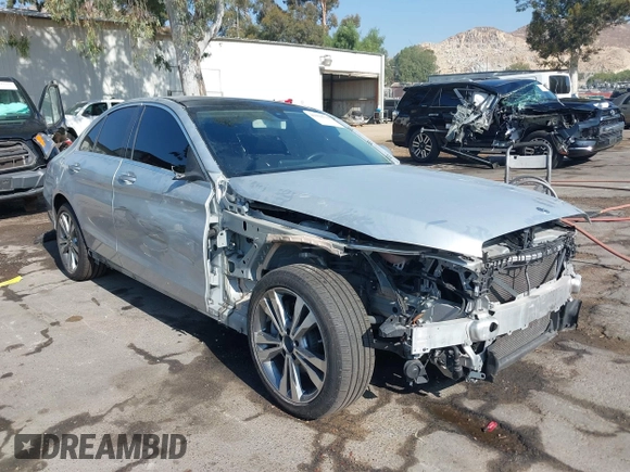 2020 Mercedes-Benz C 300 с VIN WDDWF8DB7LR526991, выставлен на аукционе IAAI как лот 40438514 с пробегом 49 781 миль миль и . История ставок и продаж доступна на DreamBid. Изображение 1.