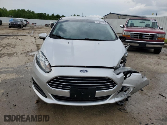 2016 Ford Fiesta SE z VIN 3FADP4BJXGM149197, wystawiony jako Copart lot #57100405 z przebiegiem 106 429 mil mil oraz Nie do naprawy • Non repairable. Historia ofert i sprzedaży dostępna na DreamBid. Obrazek 5.
