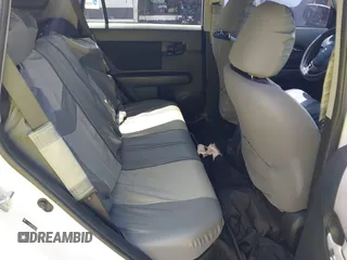 2008 Scion xB z VIN JTLKE50E681049958, wystawiony jako IAAI lot #42332574 z przebiegiem 120 238 mil mil oraz . Historia ofert i sprzedaży dostępna na DreamBid. Obrazek 8.