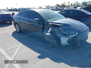 2015 Ford Fusion SE Hybrid with VIN 3FA6P0LU4FR306928, listed as a IAAI auction lot 41826720 with 83,983 mi miles. Bid and sale history available at carsss.com. Image 1.