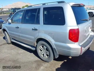 2005 Honda Pilot EX-L with VIN 5FNYF18515B035792, listed as a IAAI auction lot 40655049 with 293,775 mi miles. Bid and sale history available at carsss.com. Image 3.