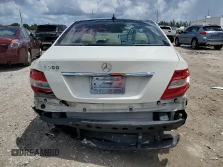 2011 Mercedes-Benz C 300 Sport z VIN WDDGF5EB8BA522981, wystawiony jako Copart lot #62497165 z przebiegiem 108 446 mil mil oraz Szkoda całkowita • Salvage title. Historia ofert i sprzedaży dostępna na DreamBid. Obrazek 6.