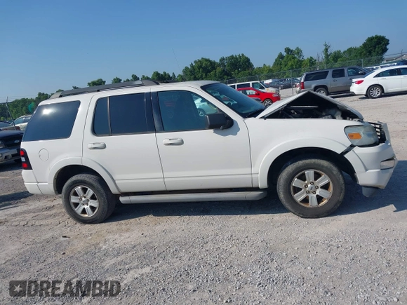 2010 Ford Explorer XLT z VIN 1FMEU7DE1AUA40277, wystawiony jako IAAI lot #42275013 z przebiegiem 158 568 mil mil oraz . Historia ofert i sprzedaży dostępna na DreamBid. Obrazek 13.