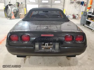 1994 Chevrolet Corvette with VIN 1G1YY32P8R5103280, listed as a Copart auction lot 83605404 with 116,481 mi miles and Clean Title. Bid and sale history available at carsss.com. Image 6.