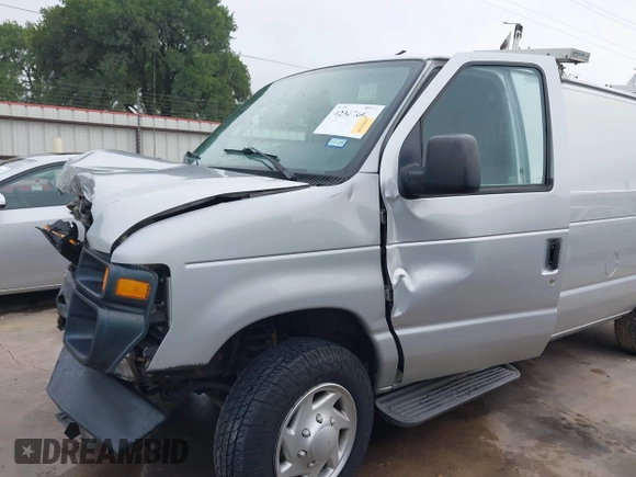2009 Ford Econoline Cargo Commercial z VIN 1FTNE14W29DA56023, wystawiony jako IAAI lot #42362663 z przebiegiem 211 326 mil mil oraz . Historia ofert i sprzedaży dostępna na DreamBid. Obrazek 17.