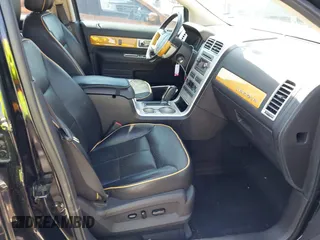 2008 Lincoln MKX with VIN 2LMDU68C08BJ33214, listed as a IAAI auction lot 41864680 with 118,779 mi miles. Bid and sale history available at carsss.com. Image 5.