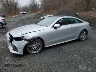 2020 Mercedes-Benz E z VIN W1K1J6JB3LF137722, wystawiony jako Copart lot #50976945 z przebiegiem 43 737 mil mil oraz Szkoda całkowita • Salvage title. Historia ofert i sprzedaży dostępna na DreamBid. Obrazek 1.