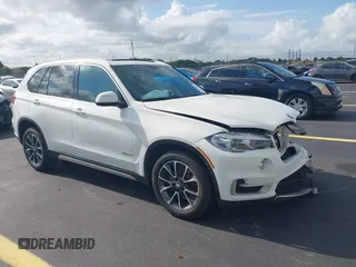 2017 BMW X5 xDrive35i z VIN 5UXKR0C37H0X82523, wystawiony jako IAAI lot #42347313 z przebiegiem 78 531 mil mil oraz . Historia ofert i sprzedaży dostępna na DreamBid. Obrazek 1.