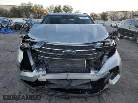 2024 Ford Explorer XLT with VIN 1FMSK7DH9RGA41481, listed as a Copart auction lot 43272945 with 12,559 mi miles and Salvage Title. Bid and sale history available at carsss.com. Image 5.