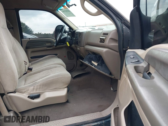 2001 Ford Super Duty F-250 XL with VIN 1FTNX21SX1EA07328, listed as a IAAI auction lot 41493164 with 221,991 mi miles. Bid and sale history available at carsss.com. Image 5.