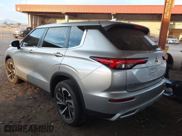 2022 Mitsubishi Outlander SE z VIN JA4J3UA88NZ023157, wystawiony jako IAAI lot #41357953 z przebiegiem 34 081 mil mil oraz . Historia ofert i sprzedaży dostępna na DreamBid. Obrazek 3.