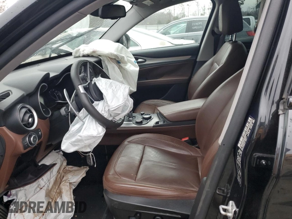 2018 Alfa Romeo Stelvio Sport z VIN ZASFAKPNXJ7B90958, wystawiony jako Copart lot #46043215 z przebiegiem Nie podano mil oraz Szkody całkowita. Historia ofert i sprzedaży dostępna na DreamBid. Obrazek 7.