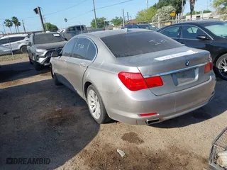 2009 BMW 7 Series 750i with VIN WBAKA83599CY35258, listed as a IAAI auction lot 42003363 with 1 mi miles. Bid and sale history available at carsss.com. Image 3.