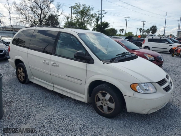 2007 Dodge Grand Caravan SXT with VIN 2D4GP44L57R313683, listed as a Copart auction lot 50588625 with 166,114 mi miles and Clean Title. Bid and sale history available at carsss.com. Image 4.