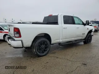 2024 Ram 2500 Big Horn z VIN 3C6UR5DL2RG407021, wystawiony jako Copart lot #43030985 z przebiegiem 2 054 mil mil oraz Szkoda całkowita • Salvage title. Historia ofert i sprzedaży dostępna na DreamBid. Obrazek 3.