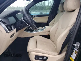 2022 BMW X5 xDrive40i with VIN 5UXCR6C06N9L83039, listed as a Copart auction lot 57109185 with 30,690 mi miles and Clean title. Bid and sale history available at DreamBid. Image 7.