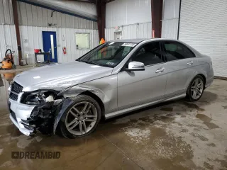 2012 Mercedes-Benz C 300 Sport z VIN WDDGF8BB1CF856618, wystawiony jako Copart lot #59033705 z przebiegiem 155 582 mil mil oraz Szkoda całkowita • Salvage title. Historia ofert i sprzedaży dostępna na DreamBid. Obrazek 1.