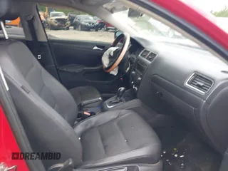 2012 Volkswagen Jetta SE с VIN 3VWDP7AJ6CM086877, выставлен на аукционе IAAI как лот 42390302 с пробегом 189 490 миль миль и . История ставок и продаж доступна на DreamBid. Изображение 5.