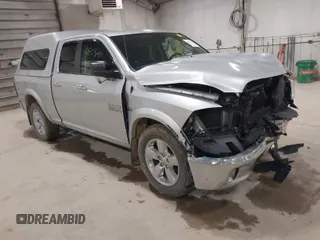 2015 Ram 1500 Big Horn z VIN 1C6RR7GT2FS704081, wystawiony jako IAAI lot #41806410 z przebiegiem 120 900 mil mil oraz . Historia ofert i sprzedaży dostępna na DreamBid. Obrazek 1.