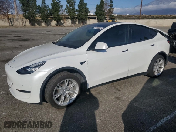 2021 Tesla Model Y Long Range with VIN 5YJYGDEE4MF204219, listed as a Copart auction lot 47429865 with 92,821 mi miles and Salvage Title. Bid and sale history available at DreamBid. Image 1.