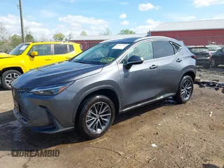 2023 Lexus NX 350 Premium z VIN 2T2GGCEZ3PC023075, wystawiony jako IAAI lot #42091257 z przebiegiem 28 674 mil mil oraz . Historia ofert i sprzedaży dostępna na DreamBid. Obrazek 18.
