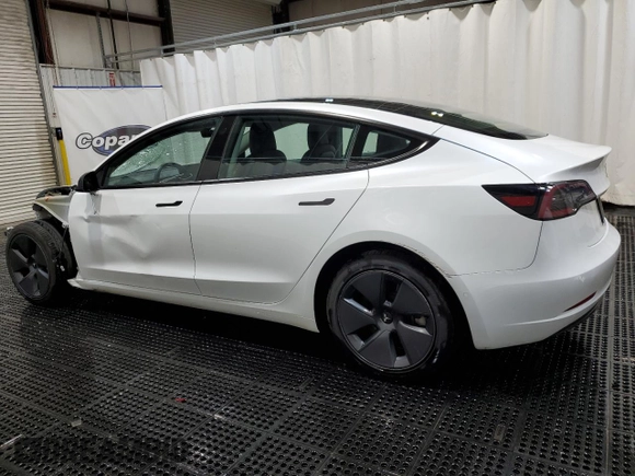 2022 Tesla Model 3 with VIN 5YJ3E1EA6NF370092, listed as a Copart auction lot 54396245 with 98,048 mi miles and Clean Title. Bid and sale history available at DreamBid. Image 2.