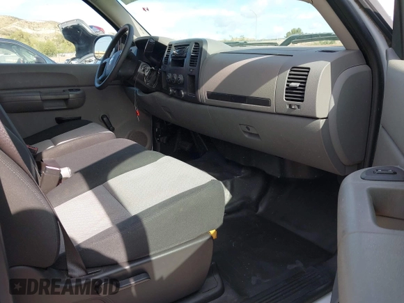 2007 Chevrolet Silverado 1500 Work Truck with VIN 2GCEC13C671558491, listed as a IAAI auction lot 41365136 with 135,260 mi miles and . Bid and sale history available at DreamBid. Image 5.