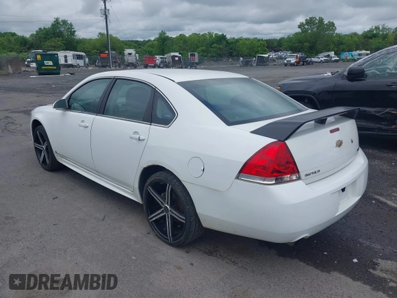 2014 Chevrolet Impala Police Police z VIN 2G1WD5E37E1129114, wystawiony jako IAAI lot #42275018 z przebiegiem 109 297 mil mil oraz . Historia ofert i sprzedaży dostępna na DreamBid. Obrazek 3.
