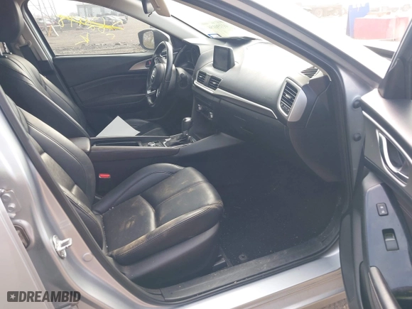 2018 Mazda Mazda3 4-Door Touring with VIN 3MZBN1V37JM262418, listed as a IAAI auction lot 41880212 with 118,662 mi miles. Bid and sale history available at carsss.com. Image 5.