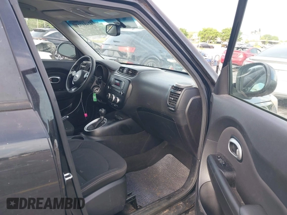 2015 Kia Soul z VIN KNDJN2A29F7164073, wystawiony jako IAAI lot #42484727 z przebiegiem 143 827 mil mil oraz . Historia ofert i sprzedaży dostępna na DreamBid. Obrazek 5.