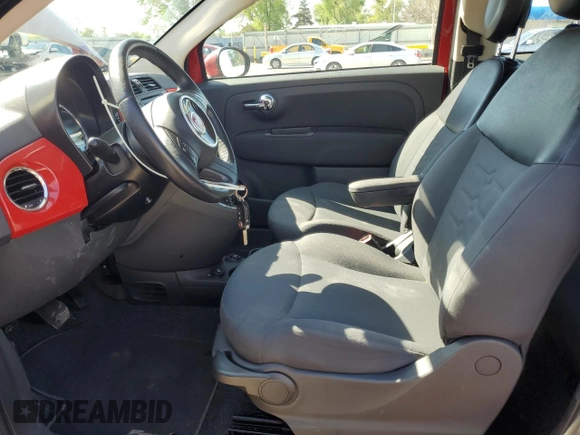 2015 FIAT 500 Pop z VIN 3C3CFFAR8FT623779, wystawiony jako Copart lot #53965815 z przebiegiem 99 000 mil mil oraz Szkoda całkowita • Salvage title. Historia ofert i sprzedaży dostępna na DreamBid. Obrazek 7.