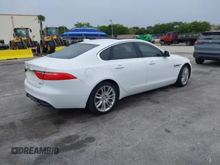 2017 Jaguar XF 35t Prestige with VIN SAJBE4BV2HCY48435, listed as a IAAI auction lot 41652369 with 63,424 mi miles. Bid and sale history available at carsss.com. Image 4.