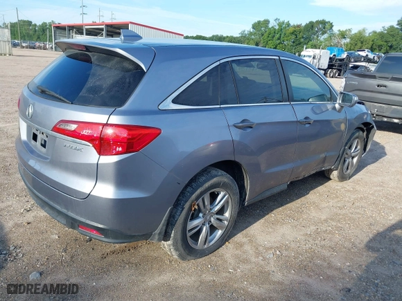 2013 Acura RDX with VIN 5J8TB3H33DL017338, listed as a IAAI auction lot 39946783 with 218,204 mi miles. Bid and sale history available at carsss.com. Image 4.