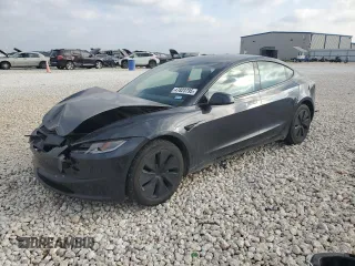 2024 Tesla Model 3 z VIN 5YJ3E1EAXRF741132, wystawiony jako Copart lot #47823795 z przebiegiem 25 183 mil mil oraz Szkody całkowita. Historia ofert i sprzedaży dostępna na DreamBid. Obrazek 1.