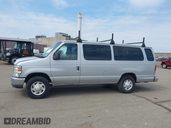2014 Ford Econoline Passenger XL z VIN 1FBSS3BL9EDA86585, wystawiony jako IAAI lot #41909977 z przebiegiem 167 911 mil mil oraz . Historia ofert i sprzedaży dostępna na DreamBid. Obrazek 14.