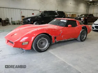 1982 Chevrolet Corvette z VIN 1G1AY0782C5117006, wystawiony jako Copart lot #77396384 z przebiegiem 96 508 mil mil oraz Tytuł czysty. Historia ofert i sprzedaży dostępna na DreamBid. Obrazek 1.