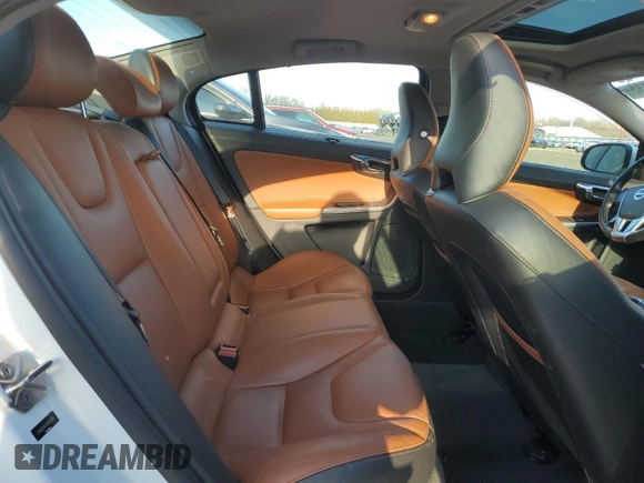 2018 Volvo S60 Inscription z VIN LYV402TK1JB157468, wystawiony jako Copart lot #44784435 z przebiegiem 77 976 mil mil oraz Szkoda całkowita • Salvage title. Historia ofert i sprzedaży dostępna na DreamBid. Obrazek 10.