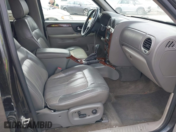 2004 GMC Envoy SLT с VIN 1GKET16S646158071, выставлен на аукционе IAAI как лот 41827351 с пробегом 215 885 миль миль и . История ставок и продаж доступна на DreamBid. Изображение 5.