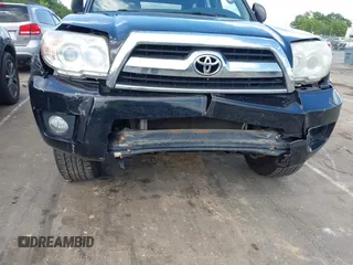 2007 Toyota 4Runner SR5 z VIN JTEZU14R278073601, wystawiony jako IAAI lot #42324282 z przebiegiem 228 160 mil mil oraz . Historia ofert i sprzedaży dostępna na DreamBid. Obrazek 6.
